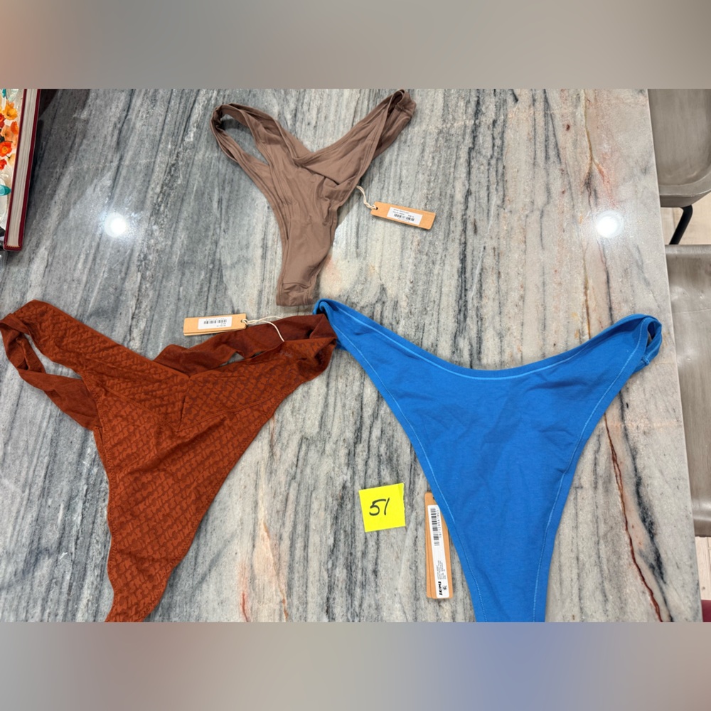 NWT SKIMS 3 piece 3X Panties Bundle. See photos for details. LOT 51